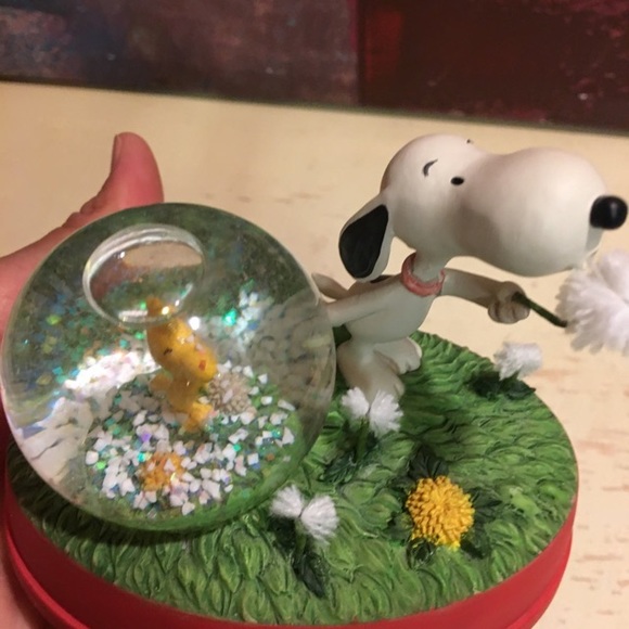 2012 Hallmark Peanuts Gallery Snoopy Figurine " Wish Big ! " - Picture 4 of 10